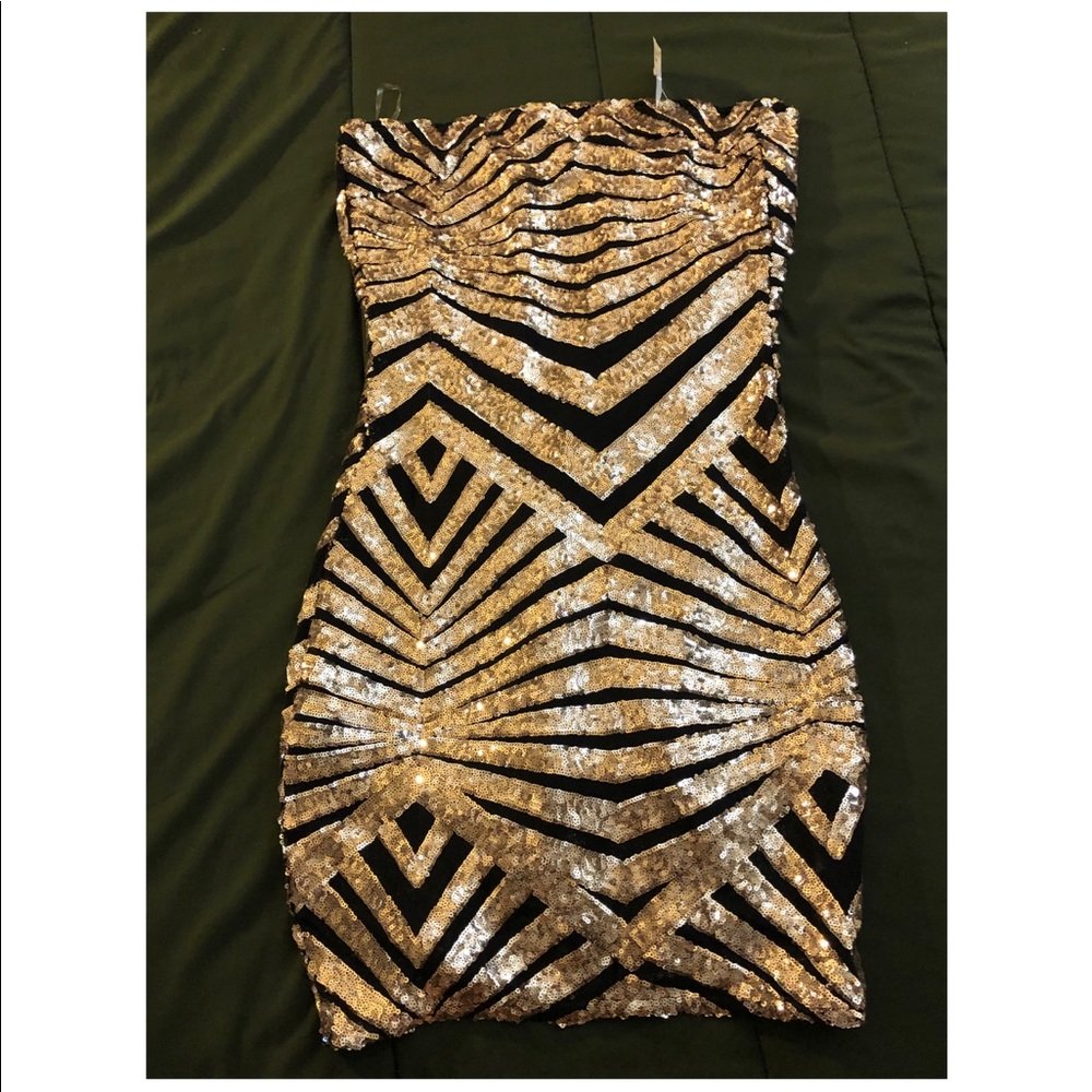 💖  NWT sequined mini dress
